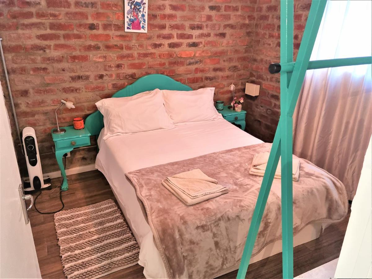 Greenhouse Accommodation 图尔巴 外观 照片