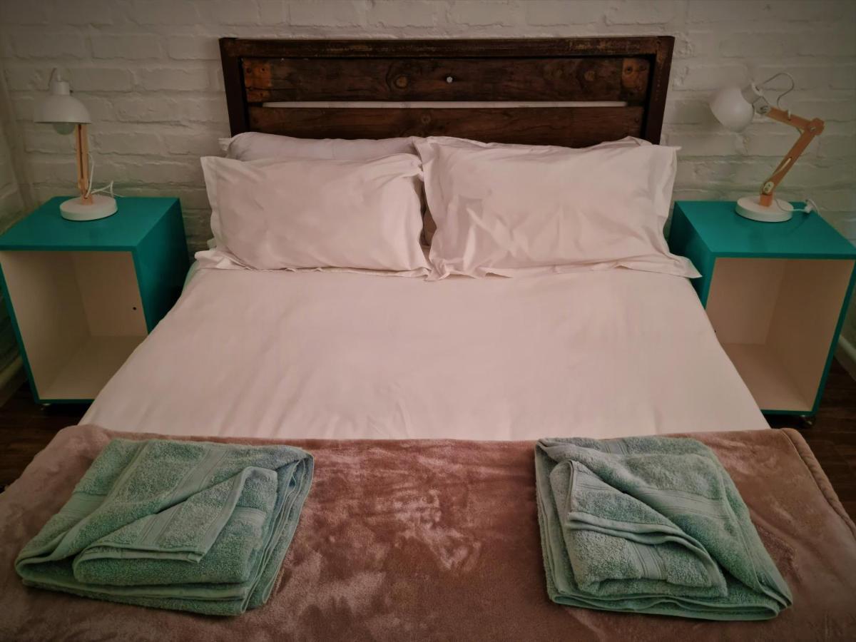 Greenhouse Accommodation 图尔巴 外观 照片