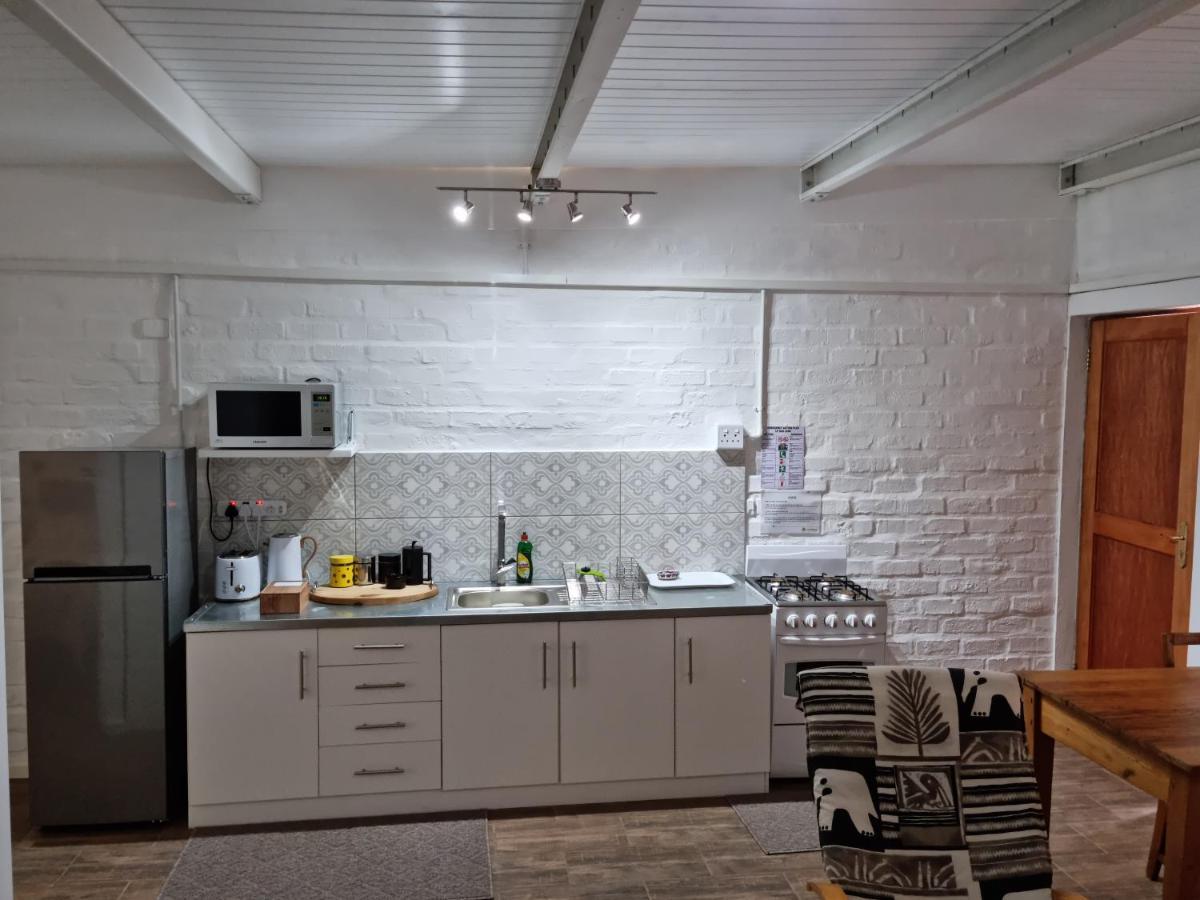 Greenhouse Accommodation 图尔巴 外观 照片