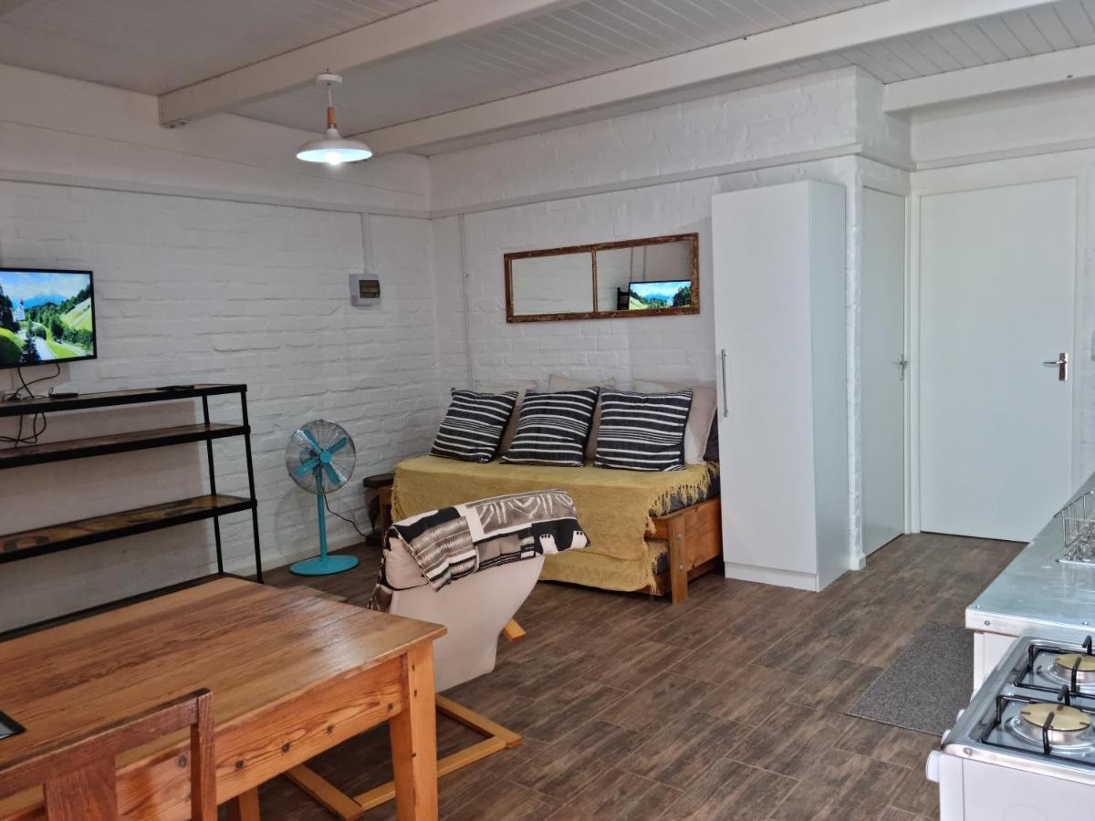 Greenhouse Accommodation 图尔巴 外观 照片